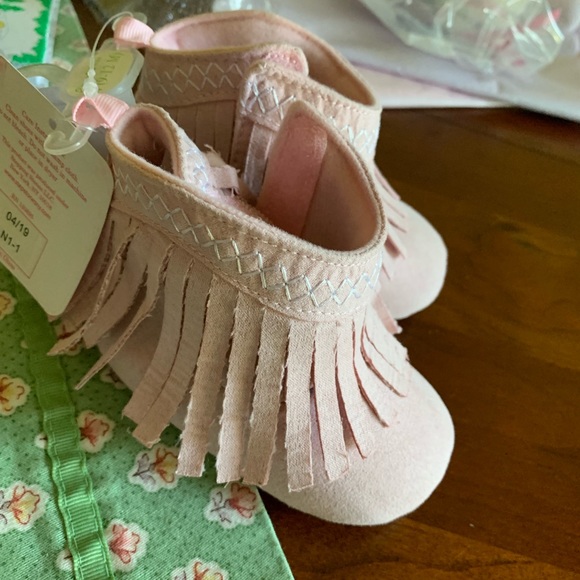 LT PINK FRINGE BOOT INFANT 4 (9-12mos) - Picture 3 of 5